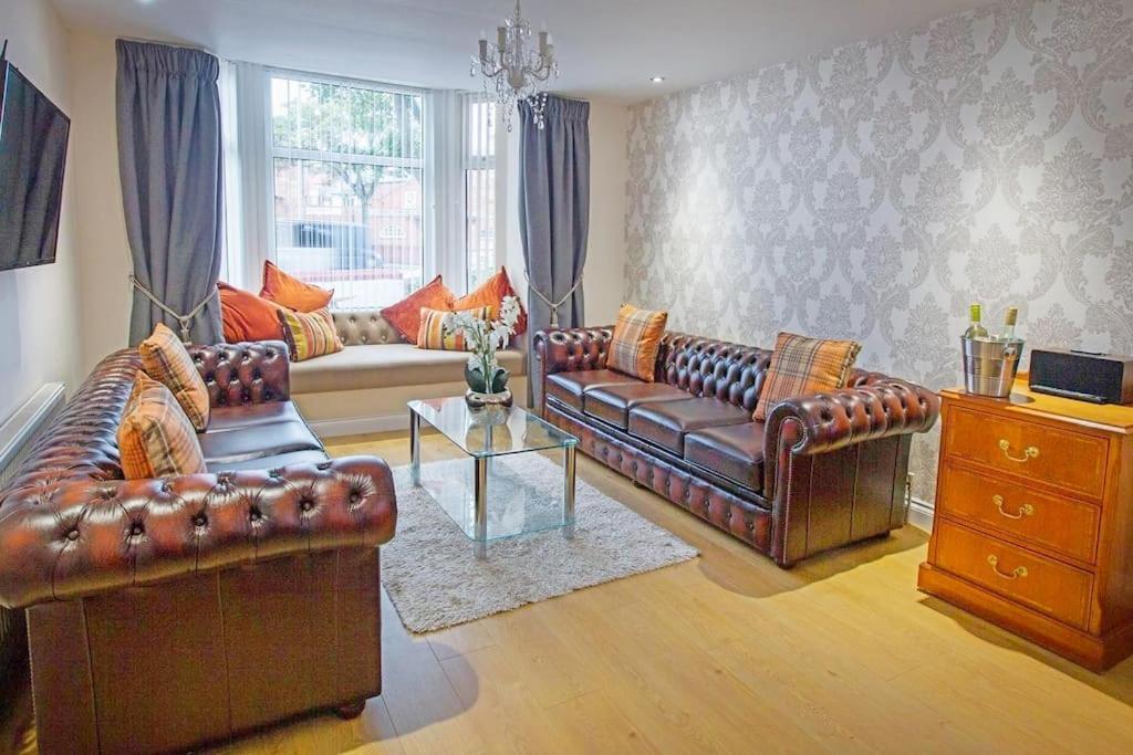 Scarborough Stays - Luxury Townhouse Ideal For Large Groups - Hot Tub Ngoại thất bức ảnh